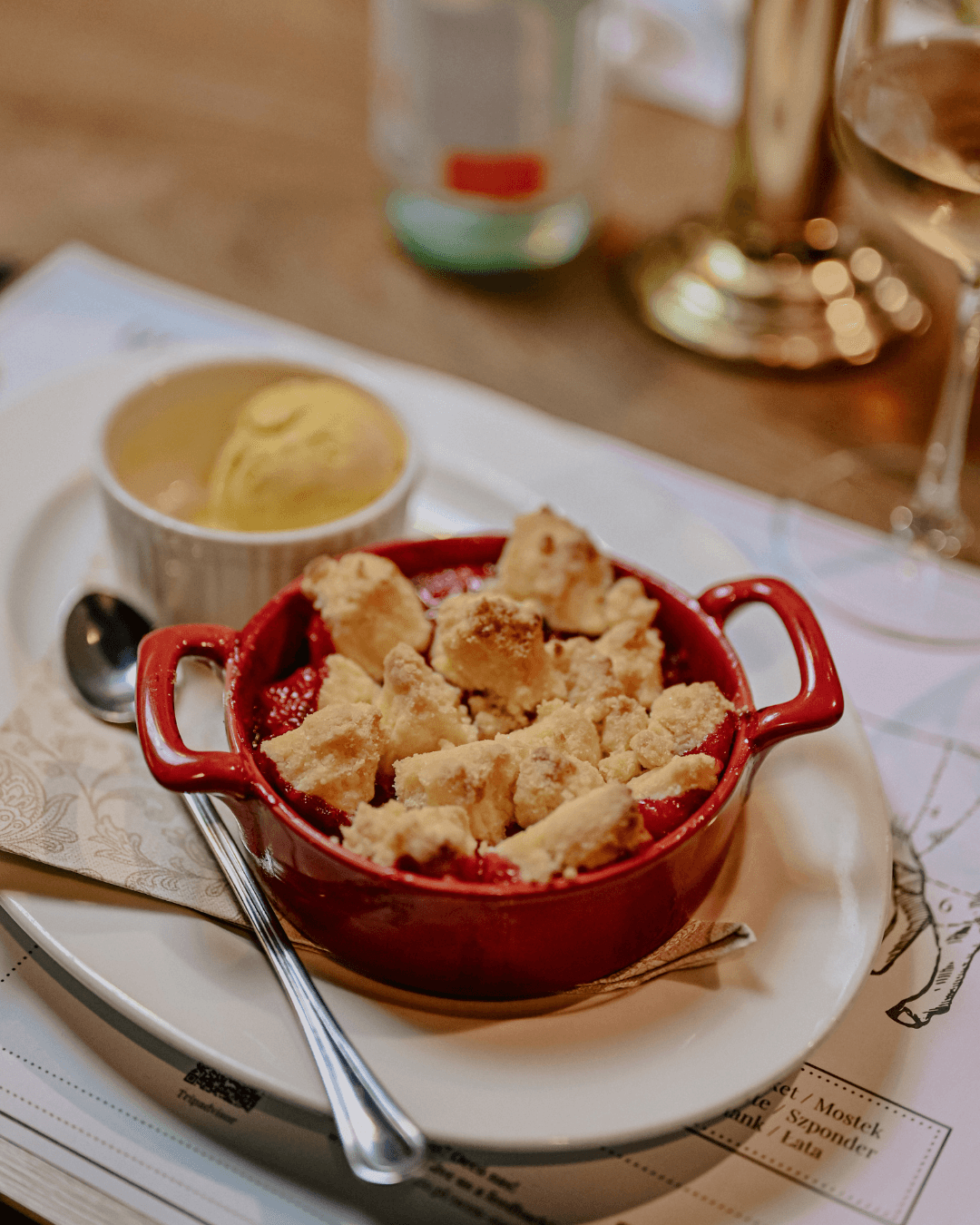 Schokoladenfondant mit Johannisbeer-Coulis
