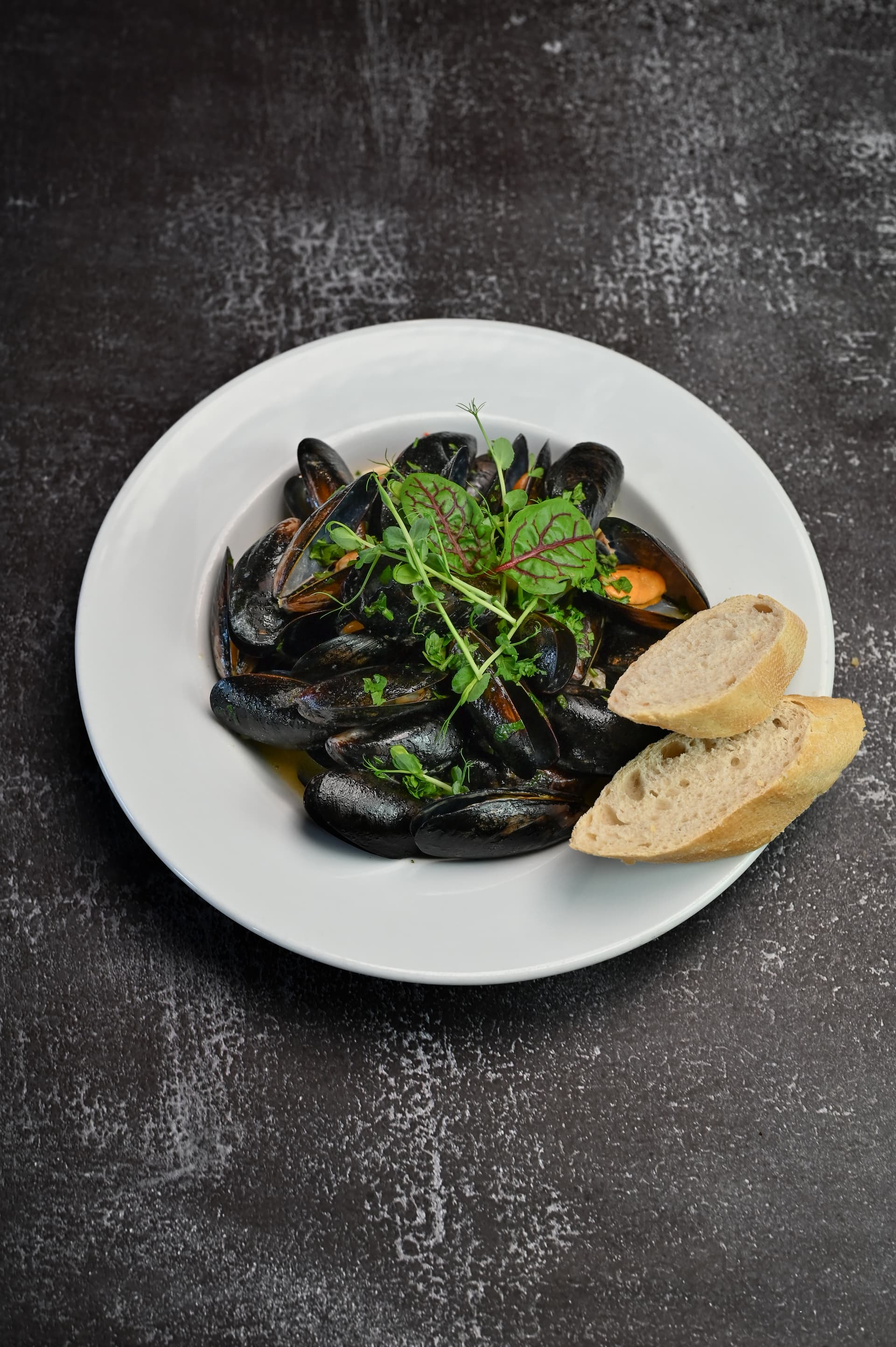 Miesmuscheln in Weißwein